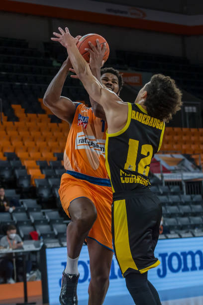 在他力争上 在他力争上